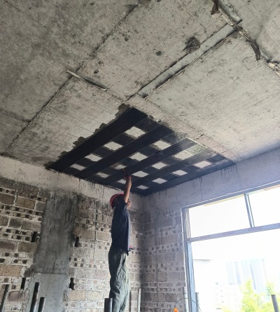 玉林玉州區(qū)自建房樓板碳纖維加固工程案例